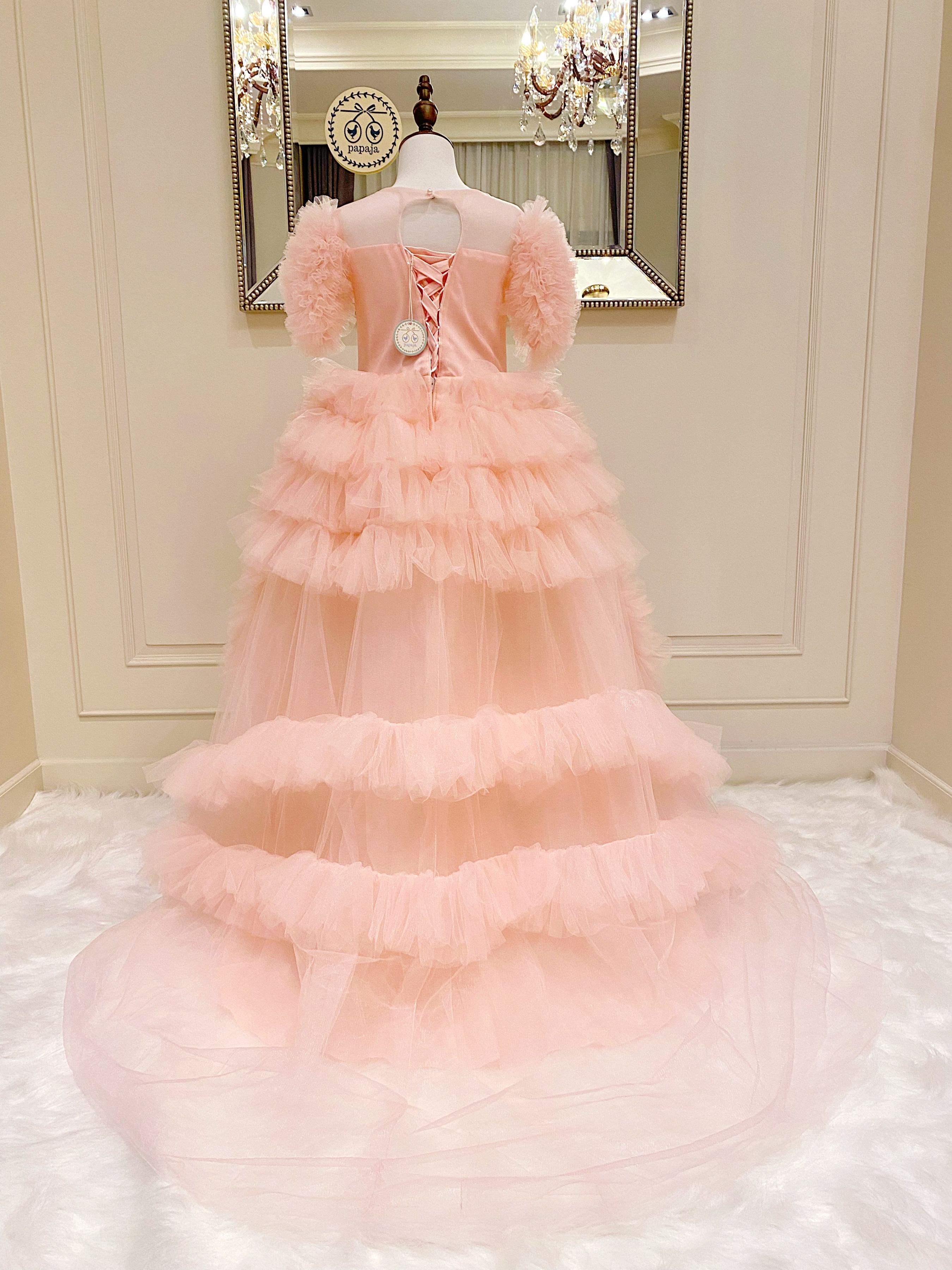 เดรสออกงานราตรียาวสีชมพูหวาน (งานไฮพรีเมี่ยม) ดีเทลปักเลื่อมช่วงอก กระโปรงแต่งระบายหลายชั้น