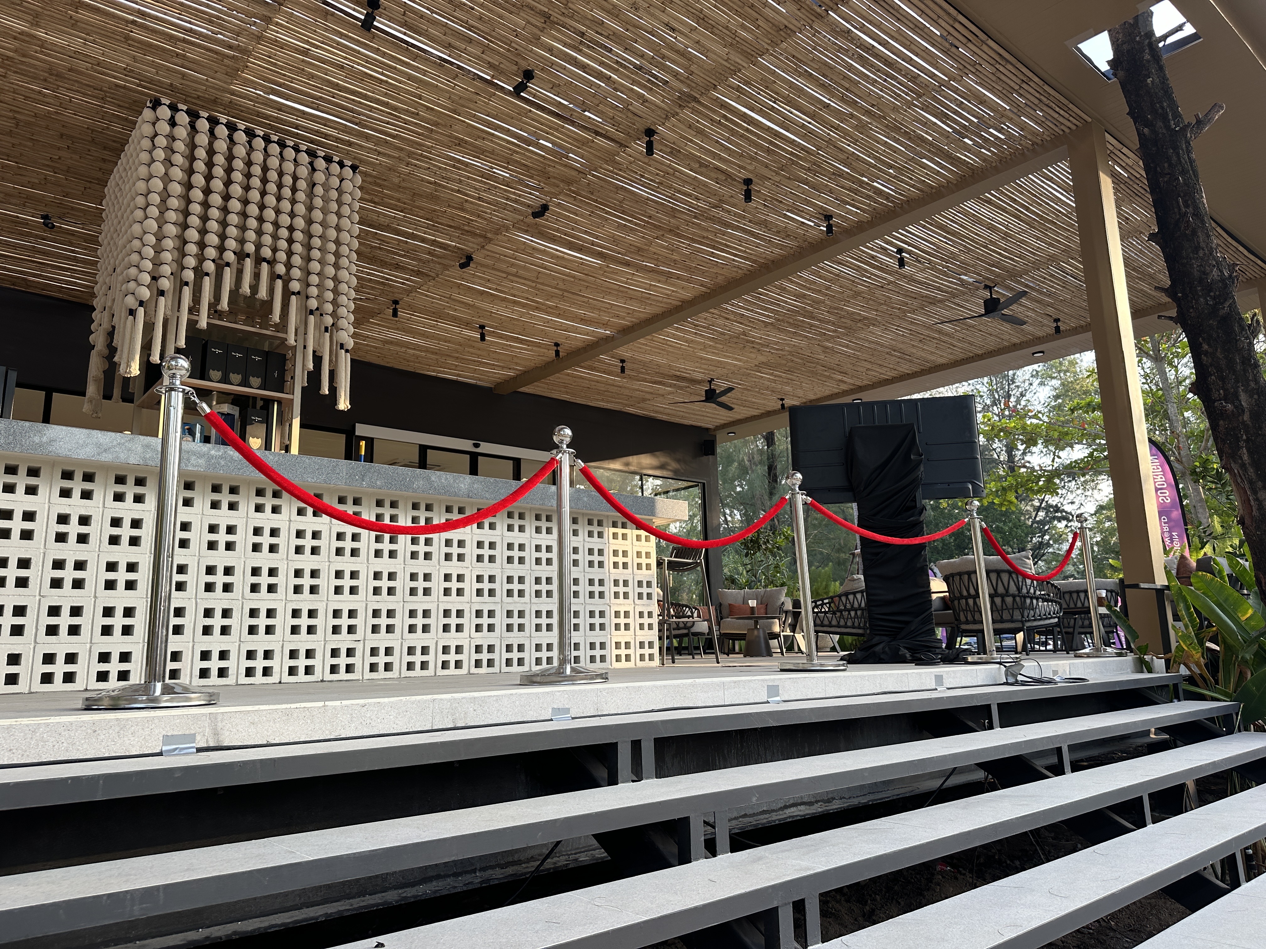 เสากั้นทางเดิน / เสากั้นบริเขต