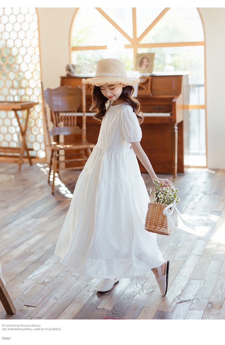 เดรสยาวแขนตุ๊กตาสีขาวครีมผ้าทอลายในตัวลายทาง กระโปรงระบายบานปลาย