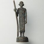 H072 รูปหล่อยืนถือไม้เท้าอายุ 90 ปี