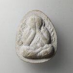 H338 พระปิดตาข้างกนก เนื้อผง หลังยันต์ ไม่ทราบที่