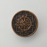 G252 เหรียญยันต์ศรีมหาจักรา สลายพลังด้านมืด ดึงดูดโชคลาภ