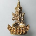 G967 พระกริ่งทรงเสวย รุ่นพุทธชยันตี ๒๖๐๐ ปี มหาพุทธาภิเษก ๒๘ พ.ย. ๒๕๕๕ สร้างโดยพระมหาสิริ สุวรรณรังสี รก.เจ้าอาวาสวัดทรงเสวย ต.หนองน้อย อ.วัดสิงห์ จ.ชัยนาท ซึ่งวัดนี้เป็นประวัติศาสตร์สมเด็จพระพุทธเจ้าหลวง