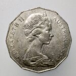 E071 เหรียญ 50 ออสเตรเลีย ปี1978 ด้านหน้า Queen Elizabeth II ด้านหลัง จิงโจ้ สัตว์ประจำชาติออสเตรเลีย (50c)