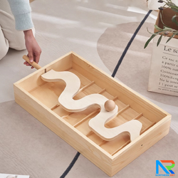 เกมส์บาลานซ์บอล BALANCE GAME ขนาด (W)32 x (L)55 x (H)10 cm. วัสดุไม้จริง สีธรรมชาติ พร้อมลูกบอลไม้ 2 ลูก