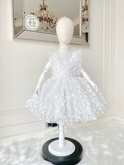 เดรสราตรีสั้นสีแขนขาวออฟไวท ดีเทลตกแต่งผ้า 3D ไดคัทรูปดอกไม้ทั้งชุด