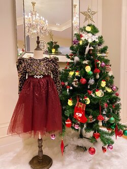 เดรสสีแดงงานไฮพรีเมี่ยมแขนยาวปักเลื่อมครึ่งตัว โทนแดงสลับทอง สุดหรู