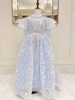 เดรสออกงานราตรียาวแขนตุ๊กตาสีฟ้า ผ้าสวยมาก ดีเทลแต่งไข่มุกและเพชรรอบคอ