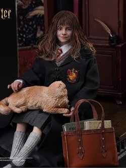 INART x Queen Studios A011D1 Harry Potter and the Philosopher’s Stone - Hermione Granger