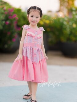 เดรสแขนกุดผ้าไทย แบรนด์ Chabafah สีชมพูหวาน