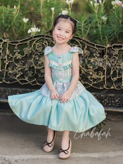 เดรสแขนกุดผ้าไทย แบรนด์ Chabafah สีฟ้ามิ้นท์