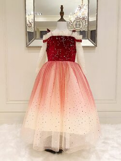 เดรสออกงานราตรียาวแขนยาวสีแดงย้อมไล่โทนอ่อนเข้มสวยมากๆ