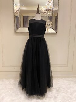 เดรสออกงานราตรียาวแขนกุดสีดำ (งานไฮพรีเมี่ยม) ดีเทลช่วงไหล่ซีทรู ช่วงเอวประดับผ้าซาติน