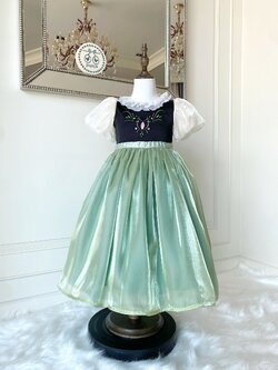 ชุดเจ้าหญิงอันนากระโปรงเขียวอ่อน รุ่นคลาสสิค งานสวยหรู