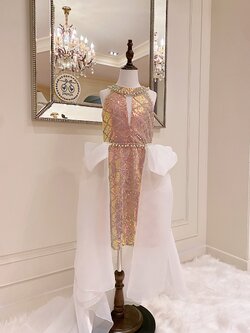 เดรสออกงานราตรีสั้นแขนกุดไหล่ล้ำปักเลื่อมเหลือบโทนชมพูนู้ดผสมพิ้งค์โกลด์สีสวยมาก