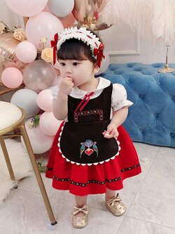 ชุดสาวน้อย Holland พร้อมผ้าคาดผม