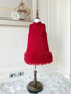 เดรสกี่เพ้าแขนกุดสีแดงผ้าทวีตแต่งระบายฟูๆ