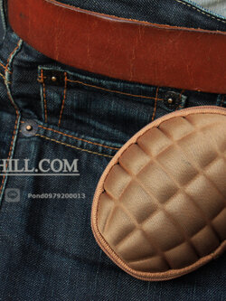 กระเป๋าลูกระเบิดสีน้ำตาล กระเป๋ากุญแจระเบิด กระเป๋าห้อยเอว พวงกุญแจระเบิด กระเป๋าพกพา กระเป๋าเอนกประสงค์ สำเนา