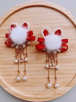 (No.202) ขายเป็นคู่ กิ๊ฟติดผมตรุษจีน ประดับปอมปอม หูกระต่ายทำจากไข่มุกและหินแดง