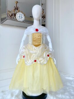 ชุดเจ้าหญิงเบลล์ ประดับกุหลาบแดง