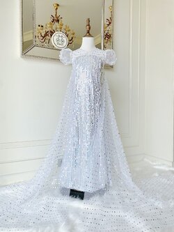 ชุดเจ้าหญิงเอลซ่า รุ่นเลื่อมวิ้งสีขาวบริสุทธิ์ สวยสง่ามาก พร้อมผ้าคลุมถอดออกได้