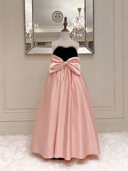 เดรสออกงานราตรียาวแขนกุดทูโทน สีดำตัดสีชมพูพาสเทล ดีเทลปักไข่มุกและเพชร