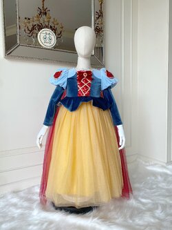 ชุดเจ้าหญิงสโนวไวท์ ต้วชุดด้านบนใ้ช้ผ้ากำมะหยี่เกาหลีเนื้อนุ่มมาก