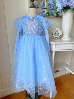 ชุดเจ้าหญิงซินเดอเรลล่า แขนตุ๊กตาต่อแขนยาว ปักมุกช่วงอก (ชุดนี้ไม่รวมผ้าคลุมด้านหลัง)