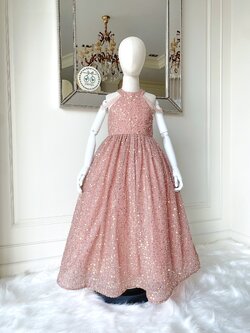 เดรสออกงานราตรียาวแขนล้ำสีชมพูตุ่นผ้าปักเลื่อมวิ้งๆ ทั้งชุด ประดับคริสตัลสุดหรู