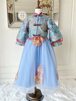 เซตเดรสกี่เพ้าแขนยาวสีฟ้าทั้งชุดพร้อมเสื้อคลุม