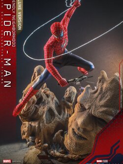 Hot Toys MMS662 1/6 Spider-Man: No Way Home - Friendly Neighborhood Spider-Man (Deluxe Version)