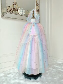 ผ้าคลุมชุดเจ้าหญิงสีเรนโบว์พาสเทล สกรีนลายวิ้ง วัสดุอย่างดี (ยาว 75 cm.)