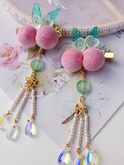 (No.208) ขายเป็นคู่ กิ๊ฟติดผมตรุษจีน ลายผลดอกท้อสีชมพูอ่อน