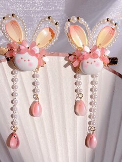 (No.196) ขายเป็นคู่ กิ๊ฟติดผมตรุษจีน ลายกระต่ายไข่มุก