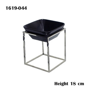 Square Stainless steel stand,including ceramic black color plate height 18 cm. 1614-044